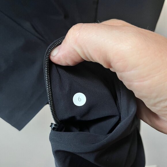 LululemonLululemon Short Sleeve Vented Black Active Dress- Size 6 Short Sleeve V - Picture 6 of 6